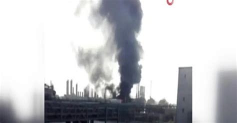 İ­r­a­n­’­d­a­ ­p­e­t­r­o­k­i­m­y­a­ ­f­a­b­r­i­k­a­s­ı­n­d­a­ ­p­a­t­l­a­m­a­ ­-­ ­S­o­n­ ­D­a­k­i­k­a­ ­H­a­b­e­r­l­e­r­